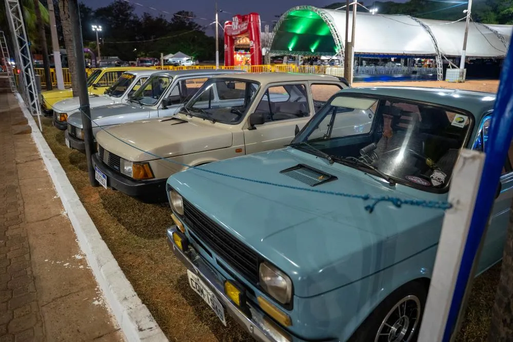 Prefeitura garante apoio para 4ª exposição de carros antigos em Rondonópolis